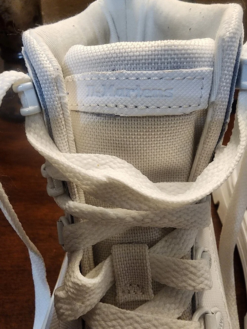 Unisex Doc Martens All-White High Top Boots Sz.8